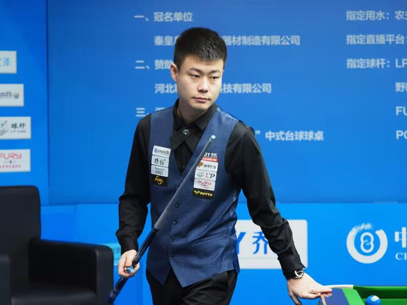 都充满了悬 都充满了悬