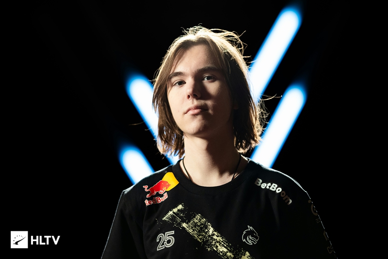 人的对决充 人的对决充