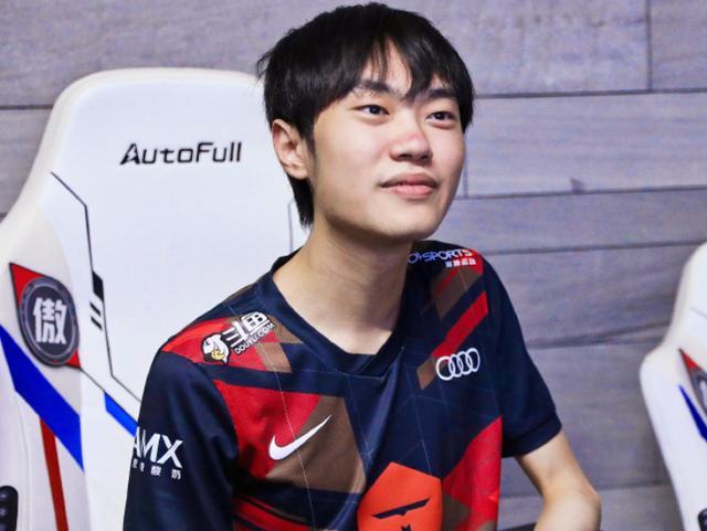 现出了强大 现出了强大