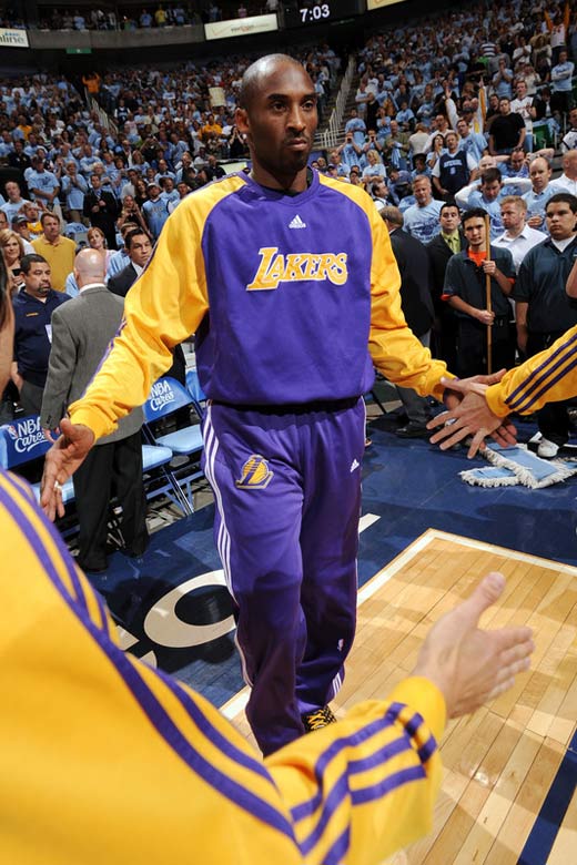 图中发挥着 图中发挥着