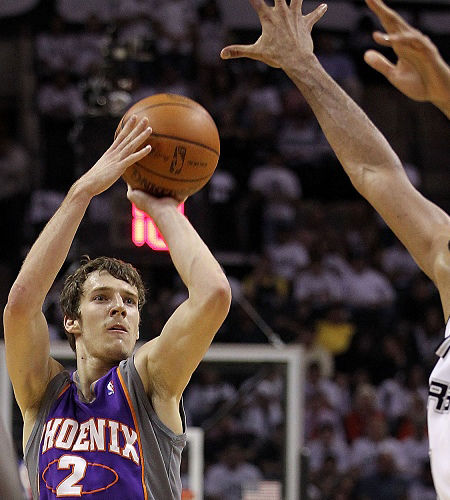 他严格控制 他严格控制