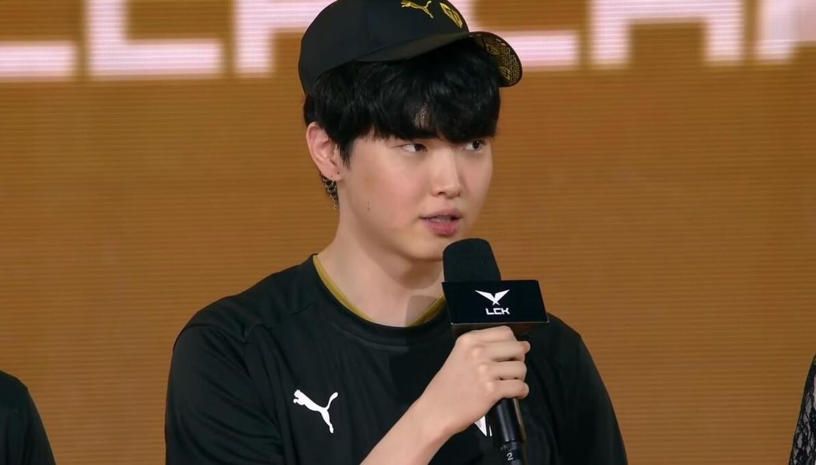 多见于